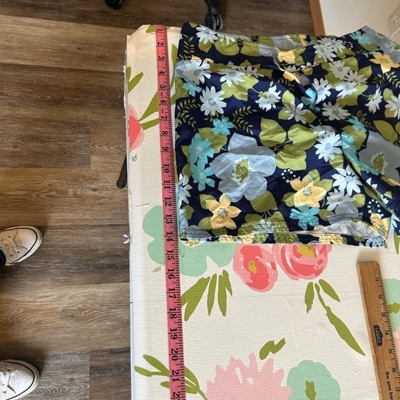 Old Navy Surf Shorts Floral Print Women's Size 12 Blue Green Yellow Flower - Picture 7 of 9